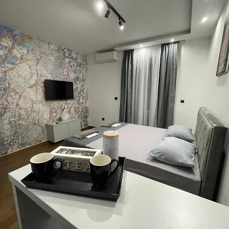 Ad Luxury Apartment