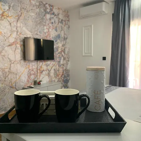 Ad Luxury ポドゴリツァ