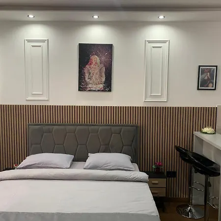 Ad Luxury 波德戈里察