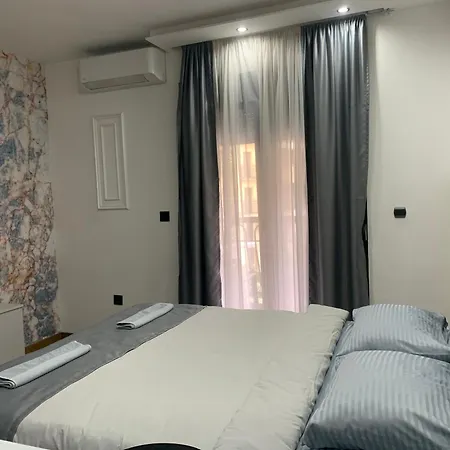 アパート Ad Luxury