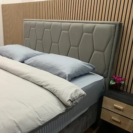 Ad Luxury Apartment *